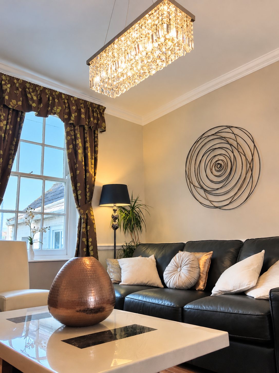 The guest lounge in the evening